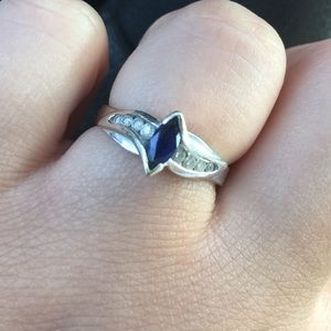 Size 7 sapphire diamond ring